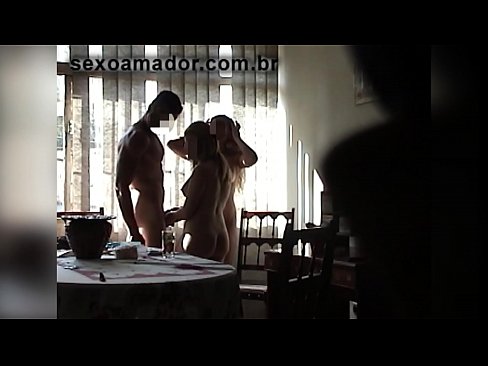 ❤️ Teman seks mengundang pria raksasa dan threesome bersamanya ❤❌ Sialan pada kami